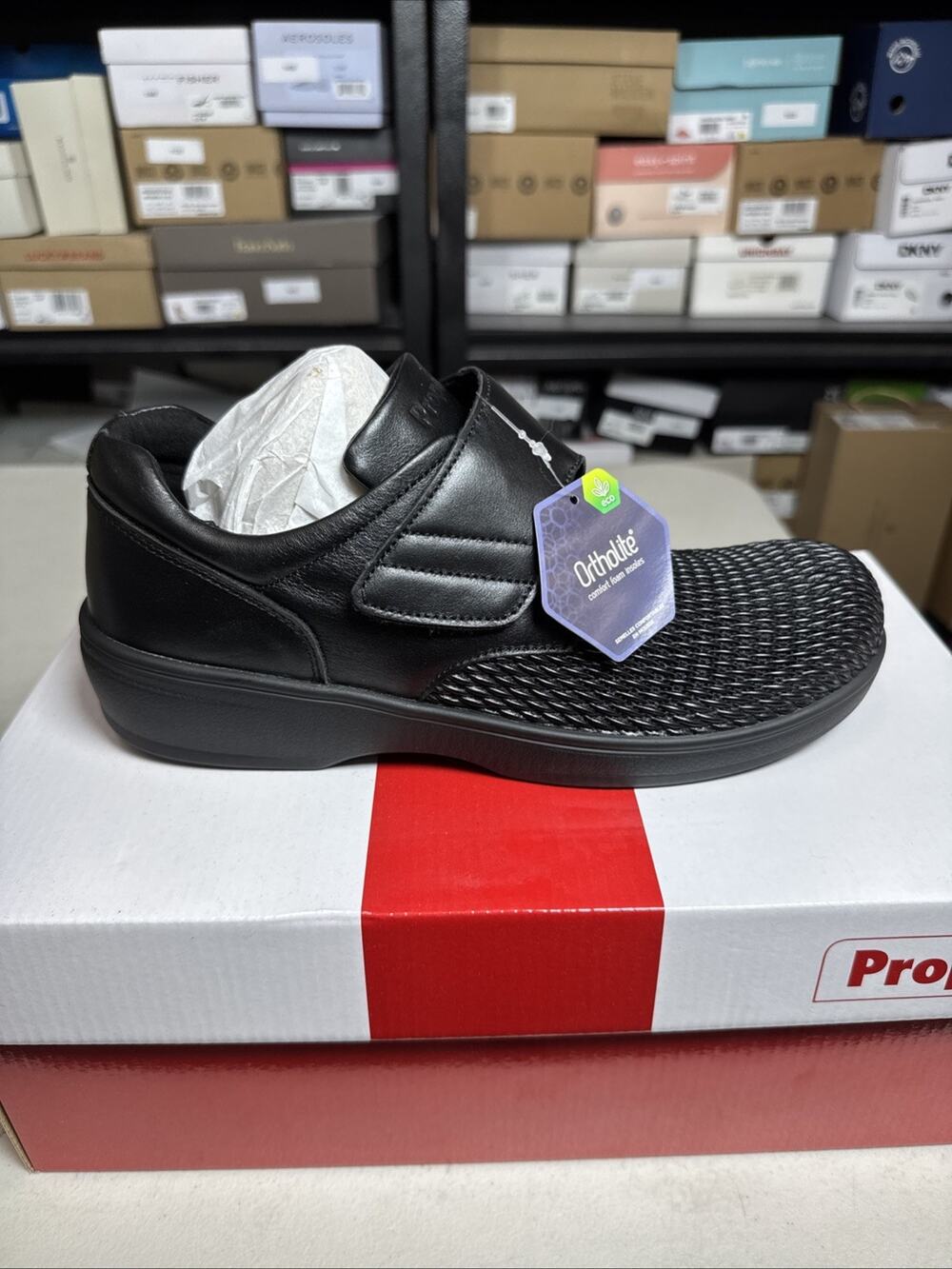 Women's 10 Propét Olivia Slip-on Walking Shoe, Black M US